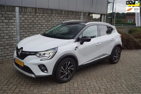 Witte Renault Captur met zwart dak