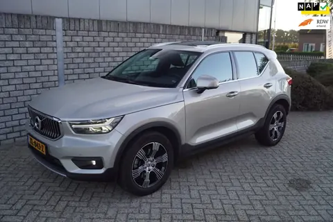 Zilvergrijze Volvo XC40